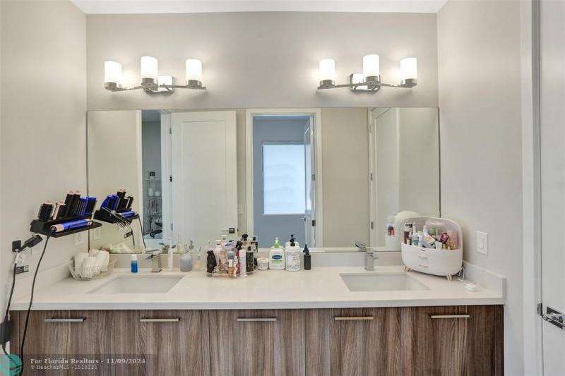  Single Family Homes Photo 32: 10641 SW 53rd St  Cooper City,  FL 33328