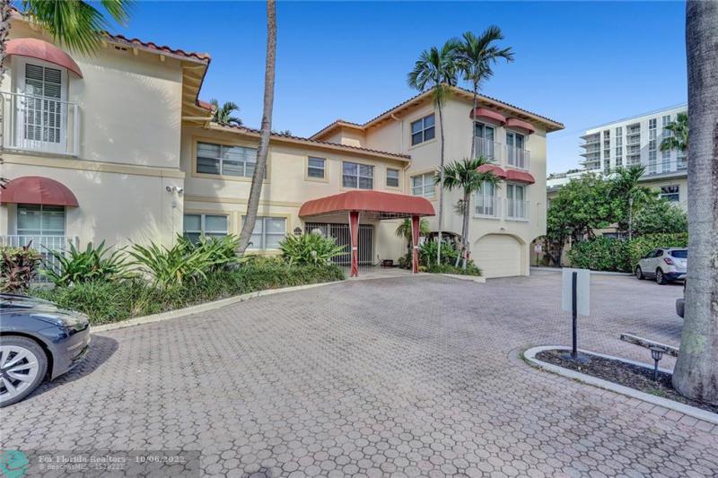  Condo & Townhome Photos