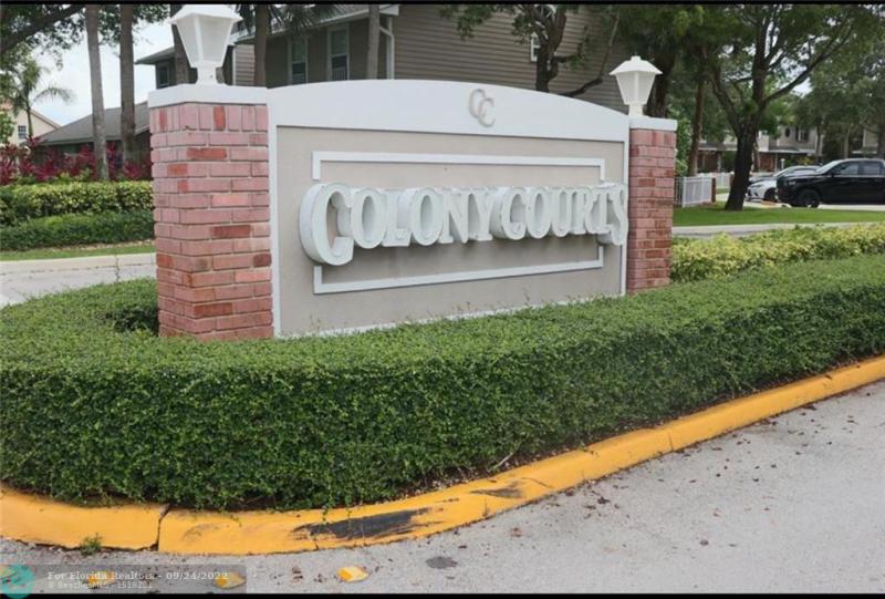  Condo & Townhome Photos
