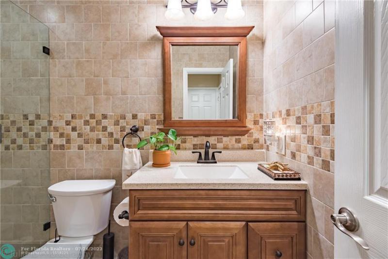  Condo & Townhome Photos