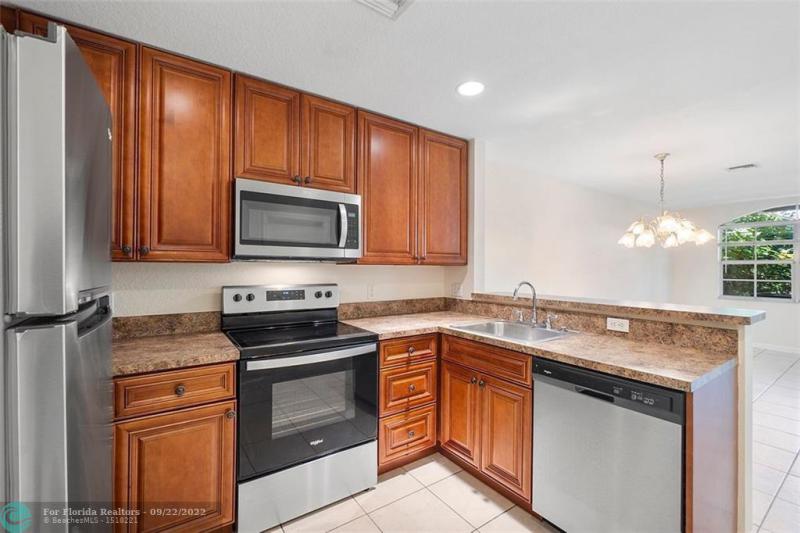  Condo & Townhome Photos
