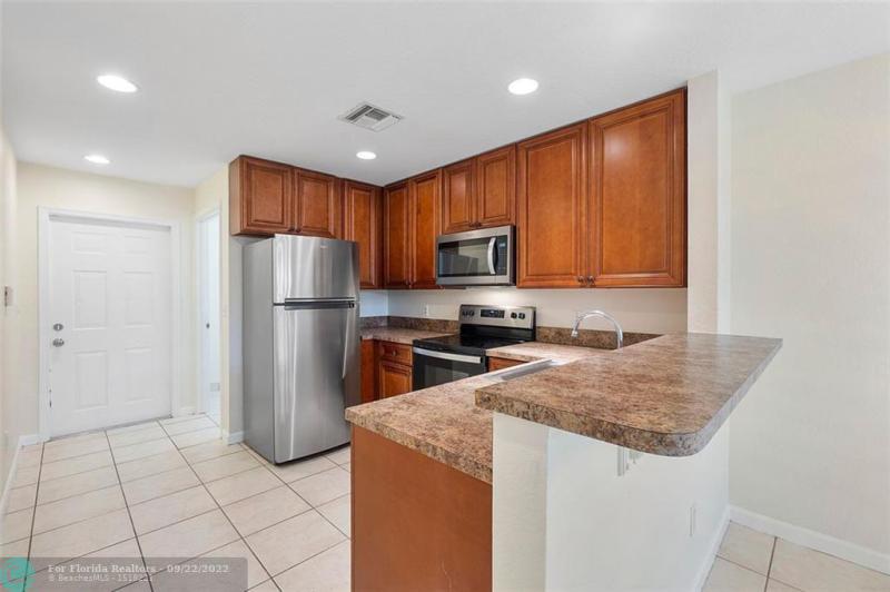  Condo & Townhome Photos
