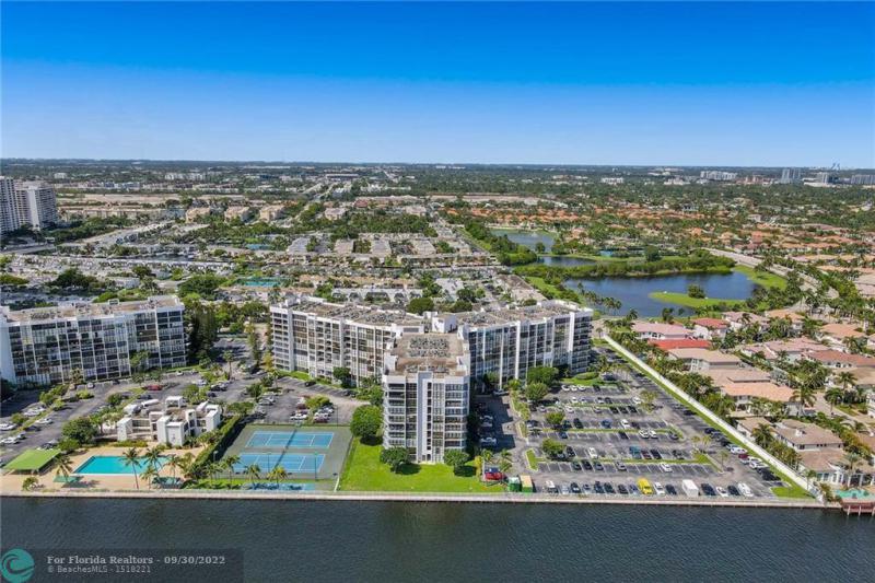  Condo & Townhome Photos