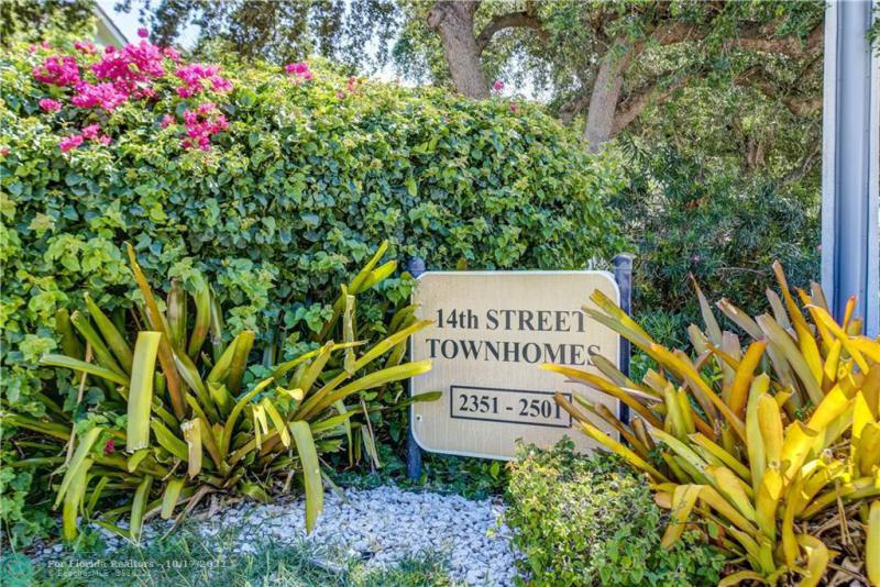  Condo & Townhome Photos