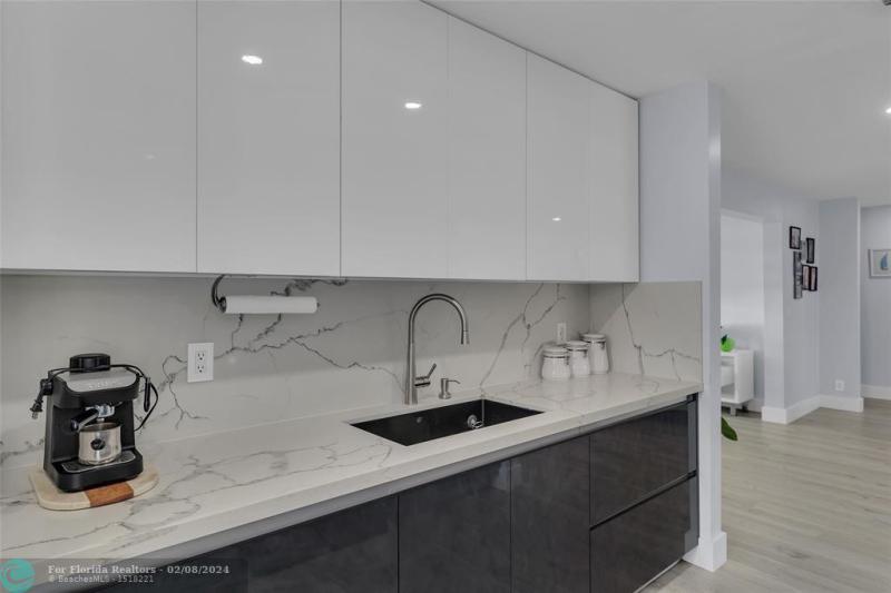  Single Family Homes Photo 10: 8855 NW 14th St  Plantation,  FL 33322