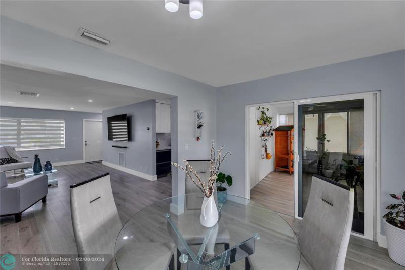  Single Family Homes Photo 12: 8855 NW 14th St  Plantation,  FL 33322