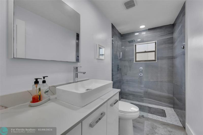  Single Family Homes Photo 26: 8855 NW 14th St  Plantation,  FL 33322