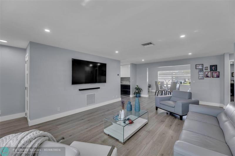  Single Family Homes Photo 3: 8855 NW 14th St  Plantation,  FL 33322