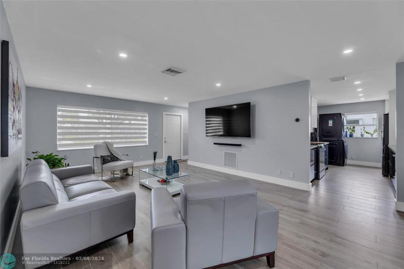  Single Family Homes Photo 5: 8855 NW 14th St  Plantation,  FL 33322