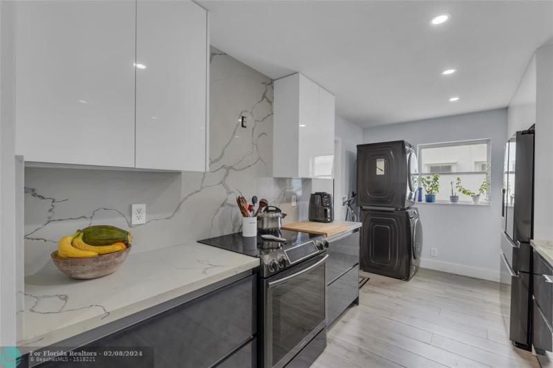  Single Family Homes Photo 6: 8855 NW 14th St  Plantation,  FL 33322