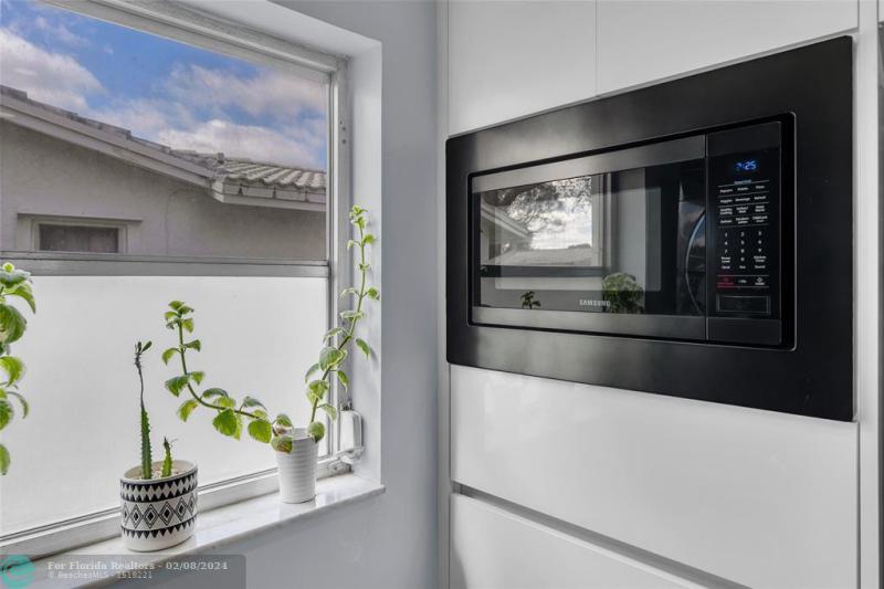  Single Family Homes Photo 9: 8855 NW 14th St  Plantation,  FL 33322