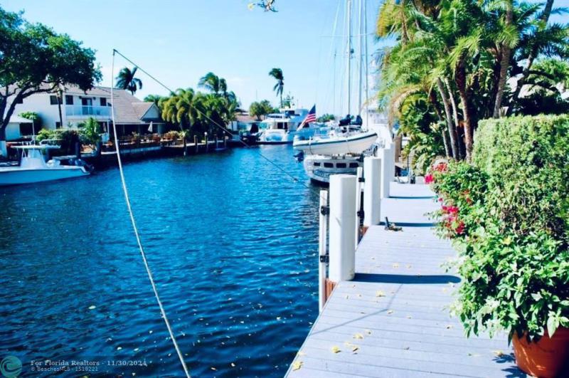  Single Family Homes Photo 16: 607 3rd Key Dr  Fort Lauderdale,  FL 33304