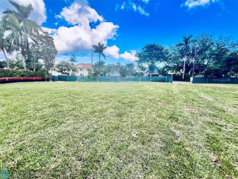 Single Family Homes Photo 5: 607 3rd Key Dr  Fort Lauderdale,  FL 33304