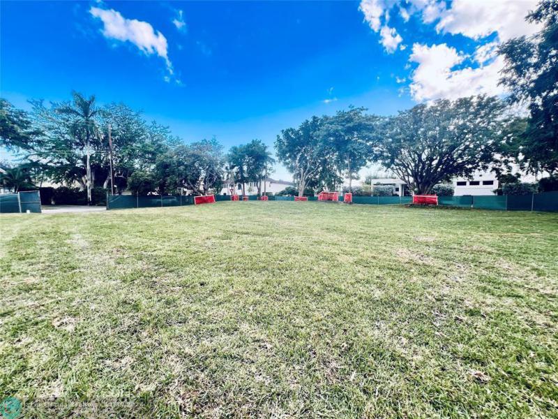  Single Family Homes Photo 8: 607 3rd Key Dr  Fort Lauderdale,  FL 33304