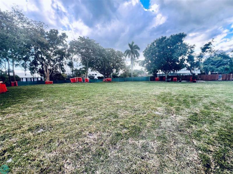  Single Family Homes Photo 9: 607 3rd Key Dr  Fort Lauderdale,  FL 33304