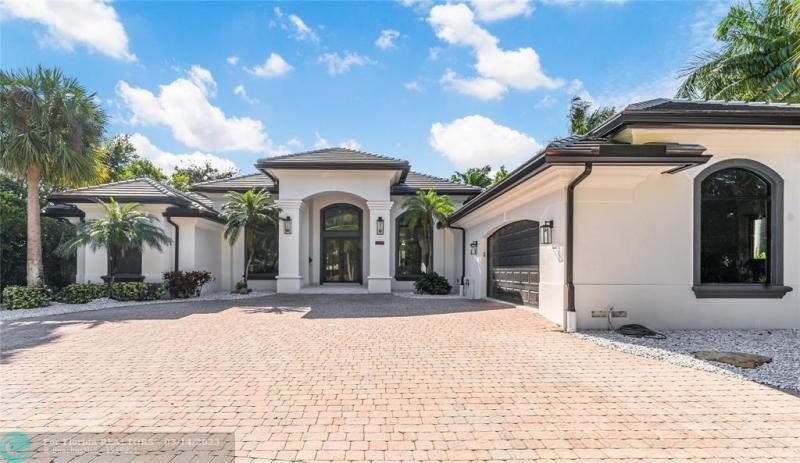  Single Family Homes Photo 15: 1110 N Southlake Dr.  Hollywood,  FL 33019