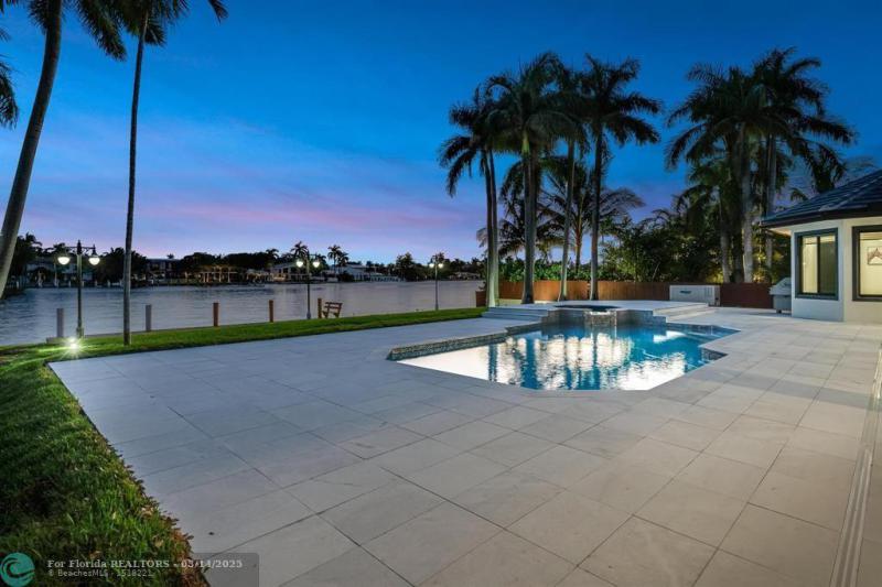  Single Family Homes Photo 19: 1110 N Southlake Dr.  Hollywood,  FL 33019