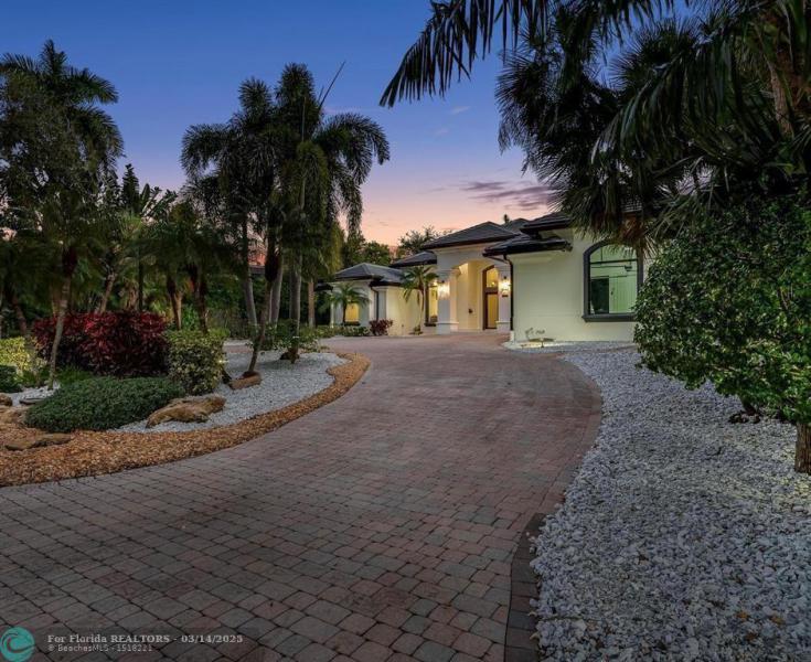  Single Family Homes Photo 20: 1110 N Southlake Dr.  Hollywood,  FL 33019