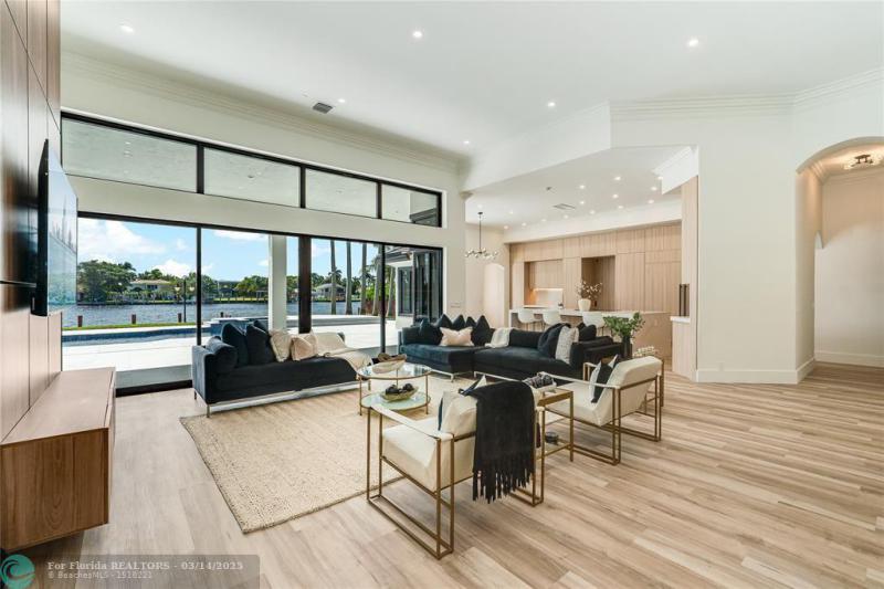  Single Family Homes Photo 21: 1110 N Southlake Dr.  Hollywood,  FL 33019