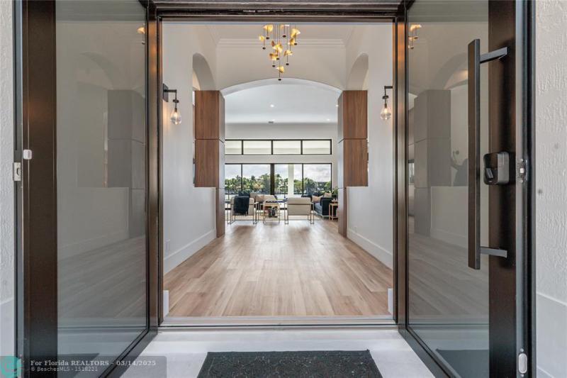  Single Family Homes Photo 22: 1110 N Southlake Dr.  Hollywood,  FL 33019