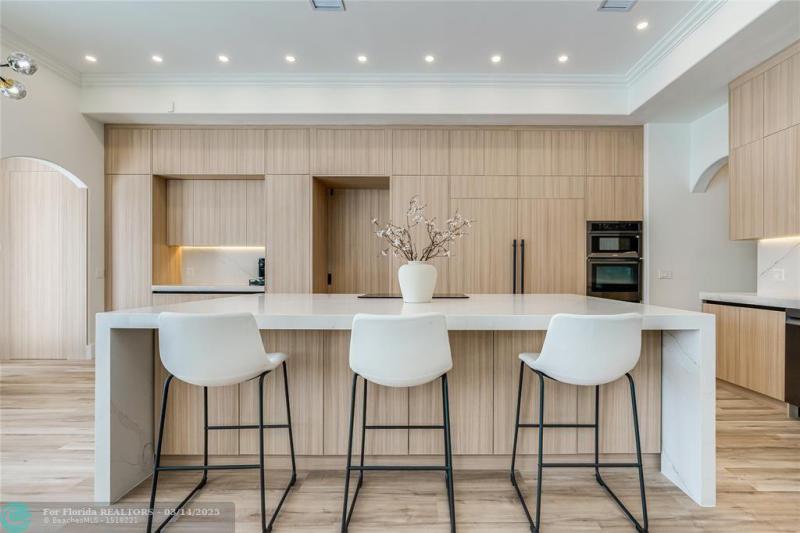  Single Family Homes Photo 23: 1110 N Southlake Dr.  Hollywood,  FL 33019