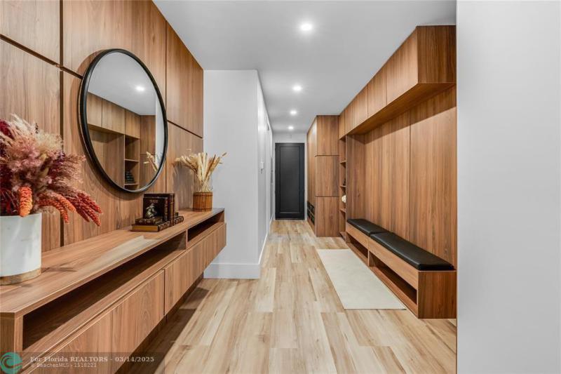  Single Family Homes Photo 29: 1110 N Southlake Dr.  Hollywood,  FL 33019