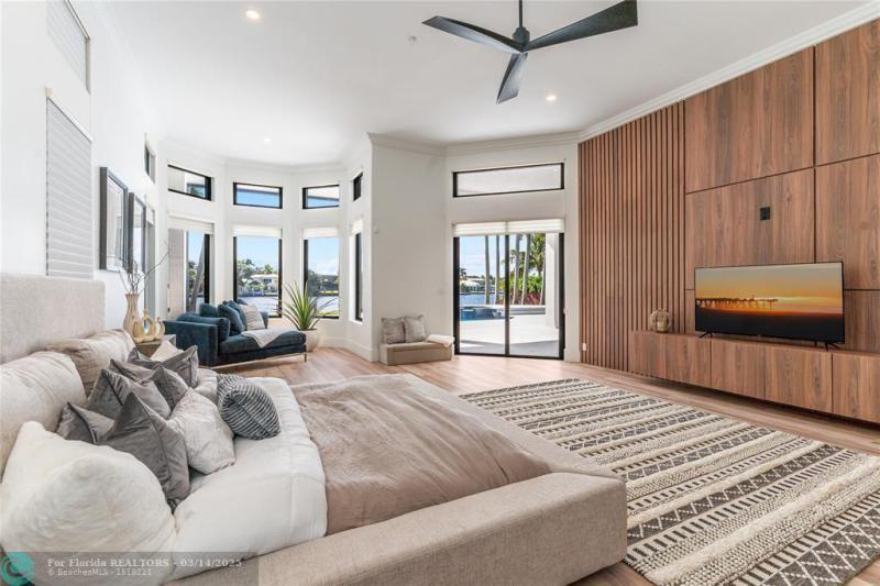  Single Family Homes Photo 33: 1110 N Southlake Dr.  Hollywood,  FL 33019