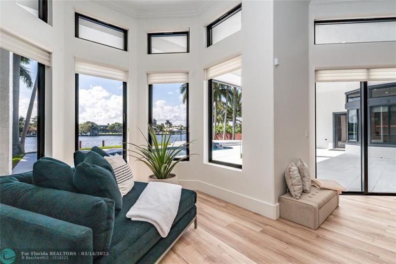  Single Family Homes Photo 34: 1110 N Southlake Dr.  Hollywood,  FL 33019