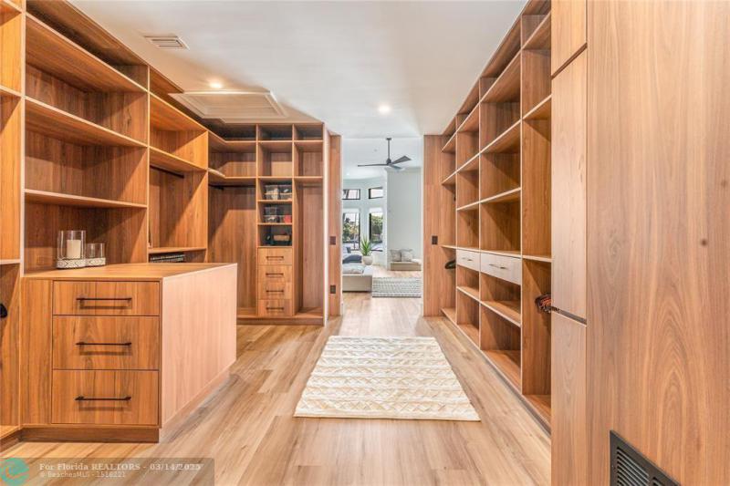  Single Family Homes Photo 36: 1110 N Southlake Dr.  Hollywood,  FL 33019