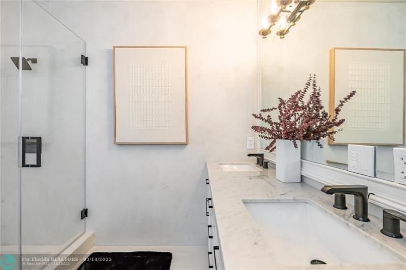  Single Family Homes Photo 45: 1110 N Southlake Dr.  Hollywood,  FL 33019