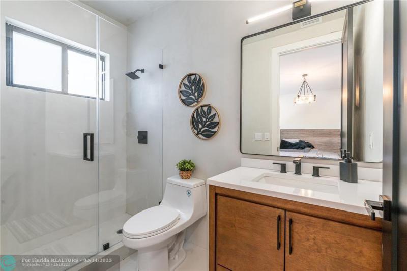  Single Family Homes Photo 48: 1110 N Southlake Dr.  Hollywood,  FL 33019