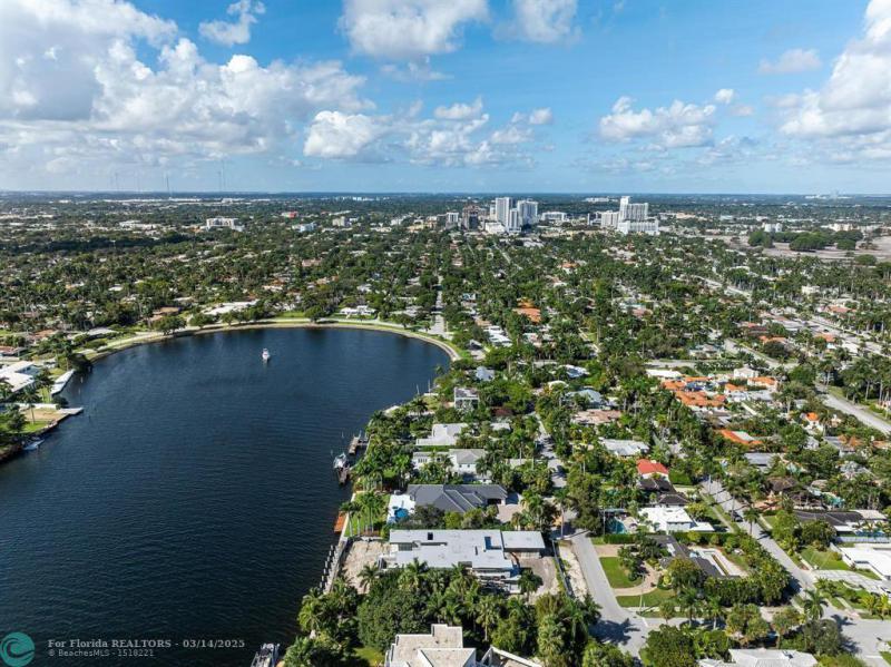  Single Family Homes Photo 52: 1110 N Southlake Dr.  Hollywood,  FL 33019