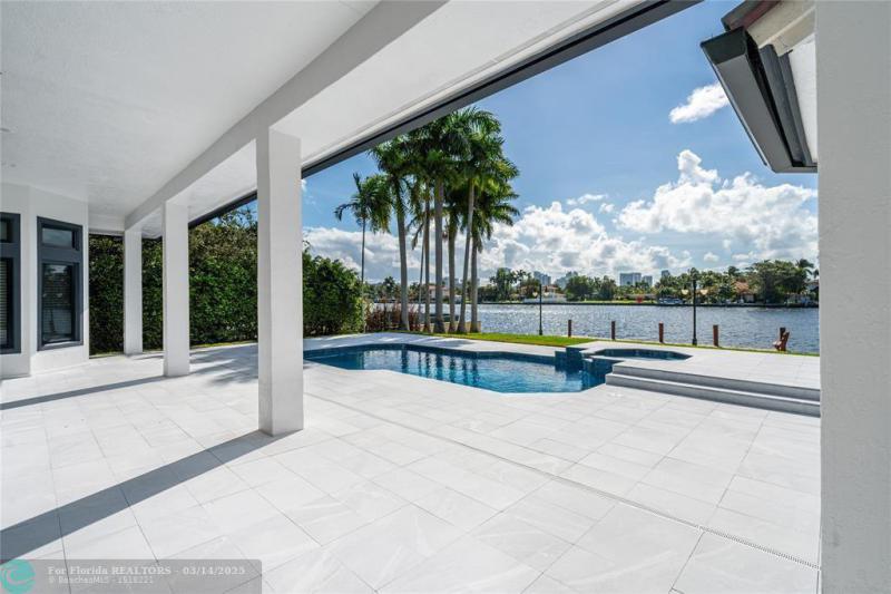  Single Family Homes Photo 60: 1110 N Southlake Dr.  Hollywood,  FL 33019