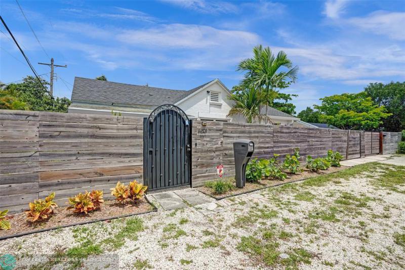 Duplex, Triplex and Fourplex Images