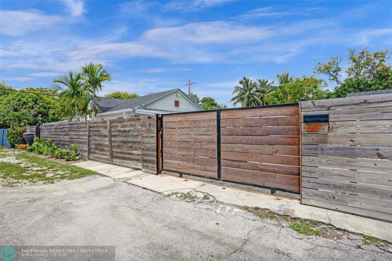 Duplex, Triplex and Fourplex Images