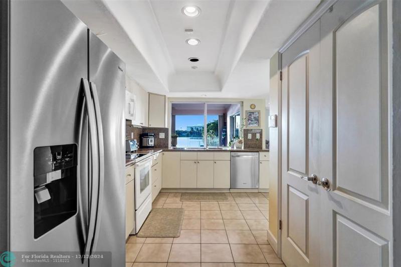  Single Family Homes Photo 21: 915 NW 133rd Ave  Sunrise,  FL 33325