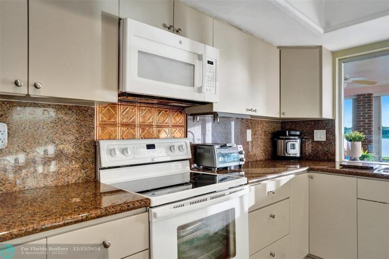  Single Family Homes Photo 25: 915 NW 133rd Ave  Sunrise,  FL 33325