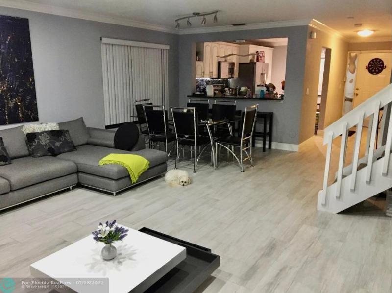 Condo & Townhome Photos