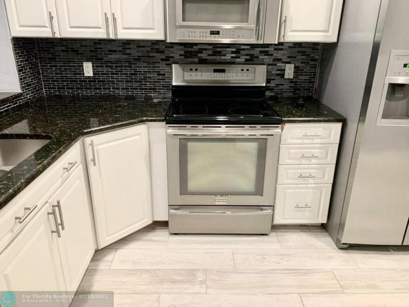  Condo & Townhome Photos