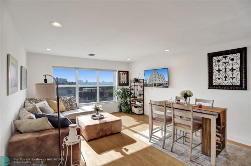  Condo & Townhome Photos