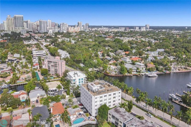 Condo & Townhome Photos