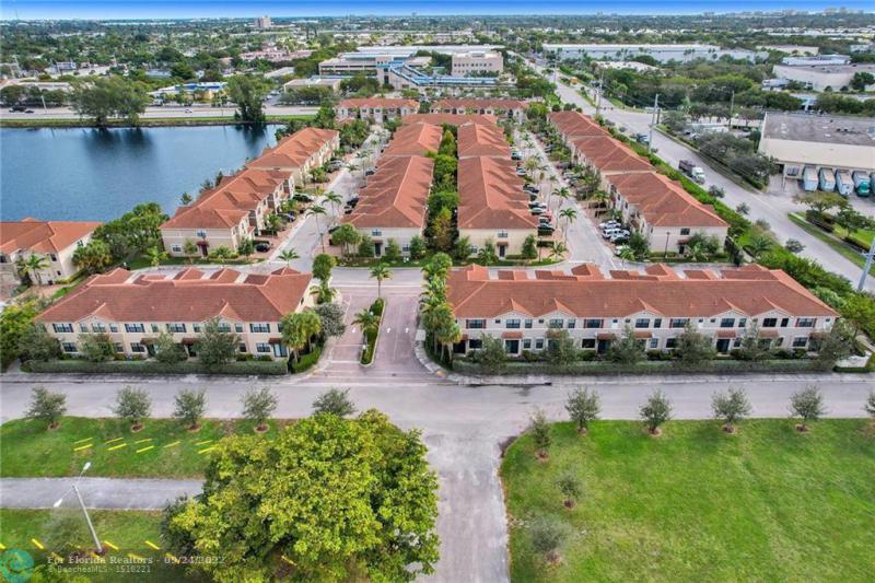  Condo & Townhome Photos