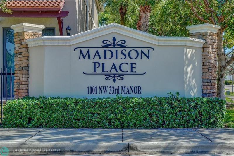  Condo & Townhome Photos