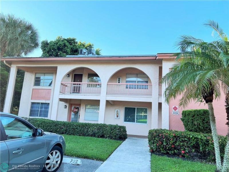  Condo & Townhome Photos