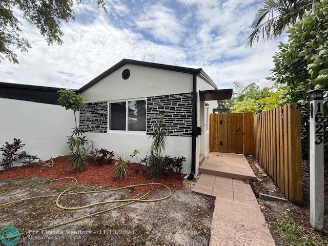 Duplex, Triplex and Fourplex Images