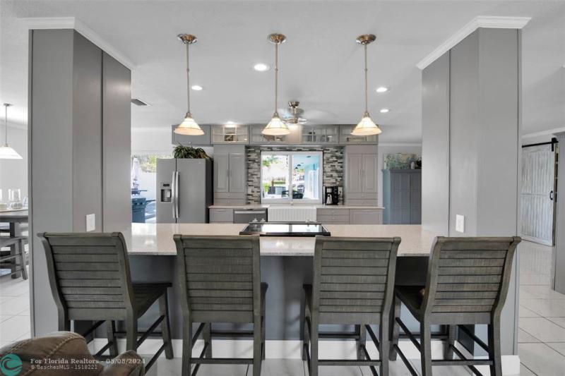  Single Family Homes Photo 10: 5880 SW 19th St  Plantation,  FL 33317