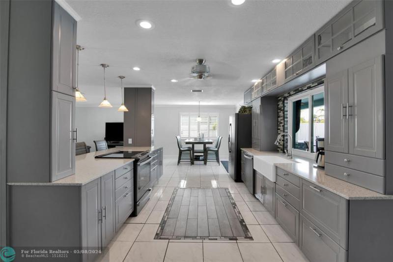  Single Family Homes Photo 13: 5880 SW 19th St  Plantation,  FL 33317