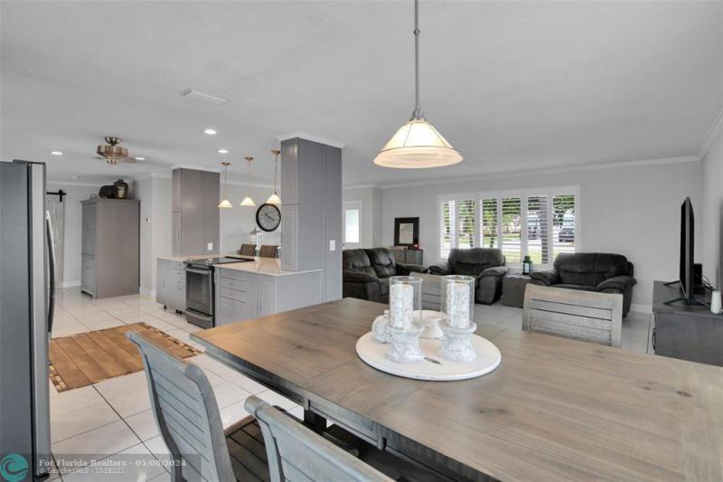  Single Family Homes Photo 19: 5880 SW 19th St  Plantation,  FL 33317