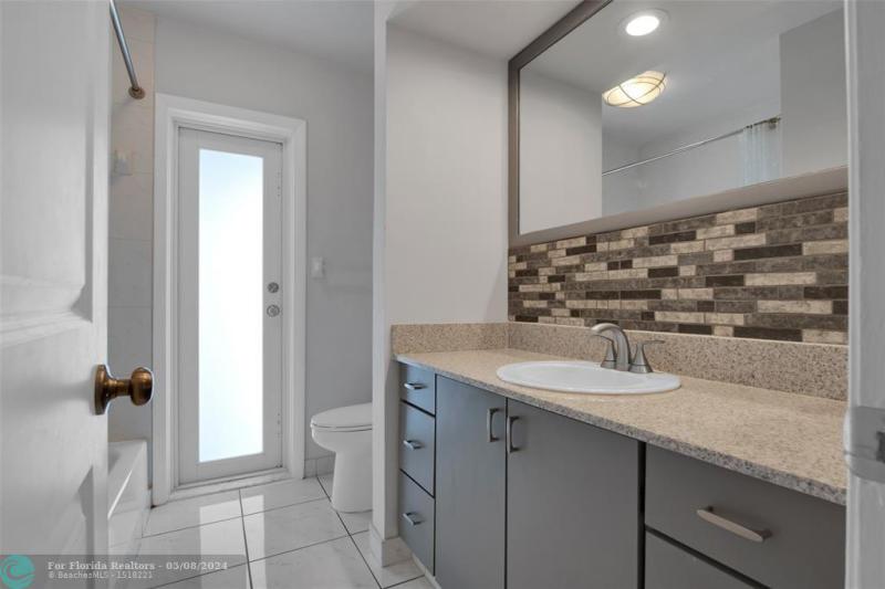  Single Family Homes Photo 20: 5880 SW 19th St  Plantation,  FL 33317