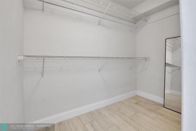  Single Family Homes Photo 31: 5880 SW 19th St  Plantation,  FL 33317